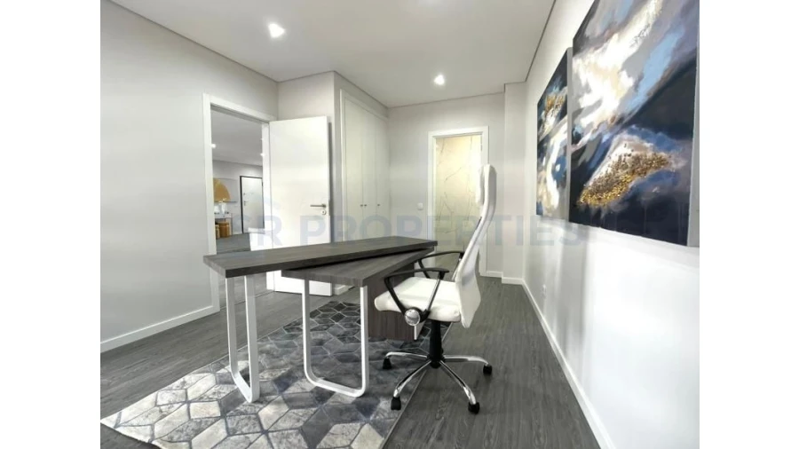 Apartamento T3 para Venda em Olhão Foto 5