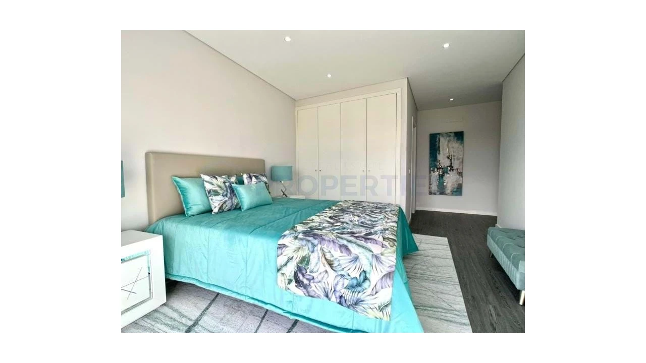 Apartamento T3 para Venda em Olhão Foto 23