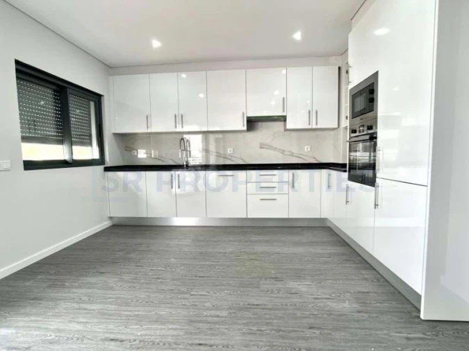 Apartamento T3 para Venda em Olhão Foto 21