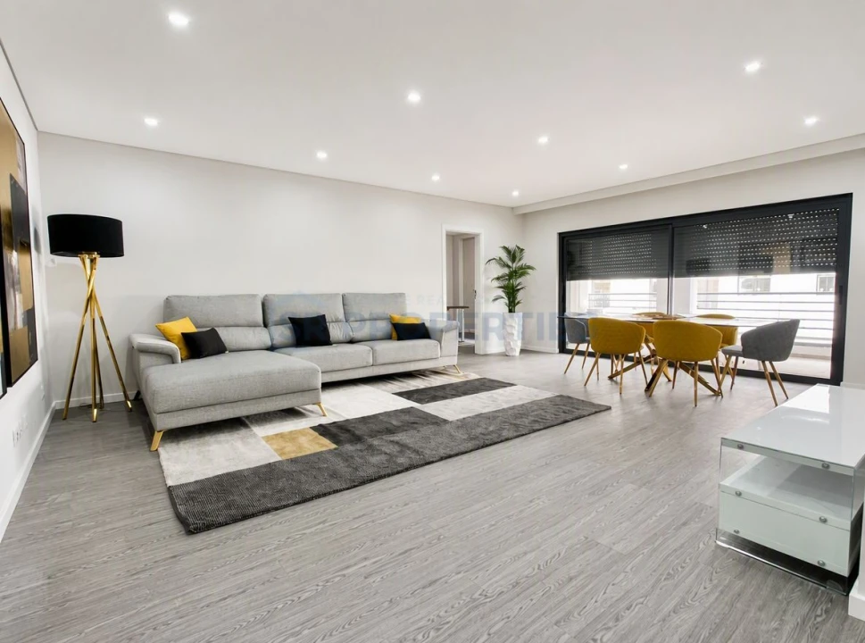 Apartamento T3 para Venda em Olhão Foto 3
