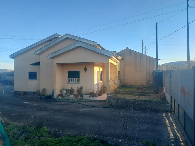 Moradia T4 para Venda em Chão de Couce Foto 6