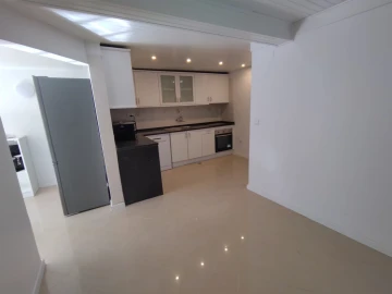 Moradia T9 para Venda em Ajuda