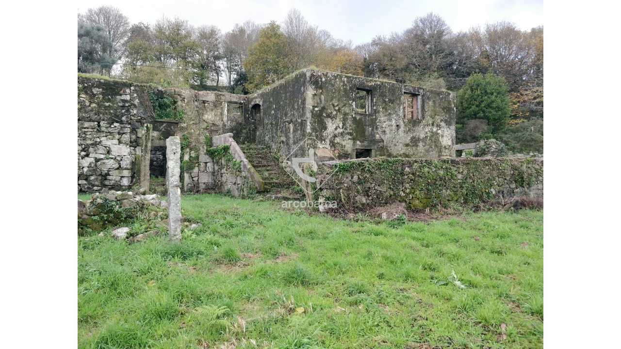 Moradia T4 para Venda em Candemil e Gondar Foto 1