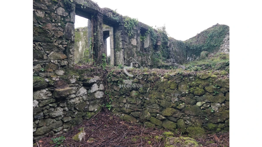 Moradia T4 para Venda em Candemil e Gondar Foto 13