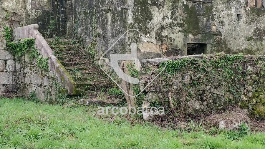 Moradia T4 para Venda em Candemil e Gondar