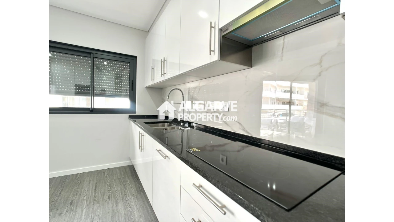 Apartamento T3 para Venda em Quelfes Foto 28