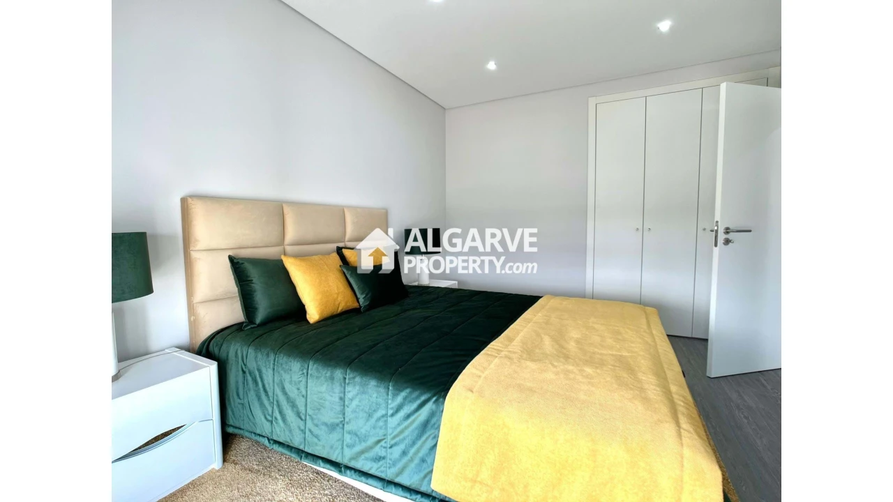 Apartamento T3 para Venda em Quelfes Foto 29