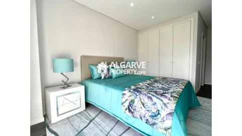 Apartamento T3 para Venda em Quelfes