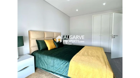 Apartamento T3 para Venda em Quelfes