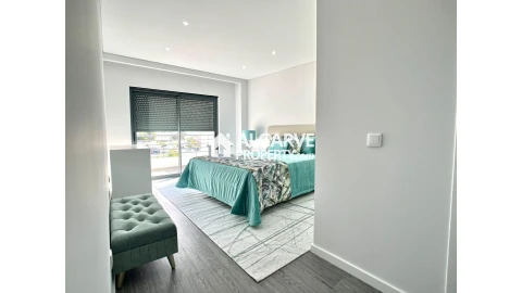 Apartamento T3 para Venda em Quelfes