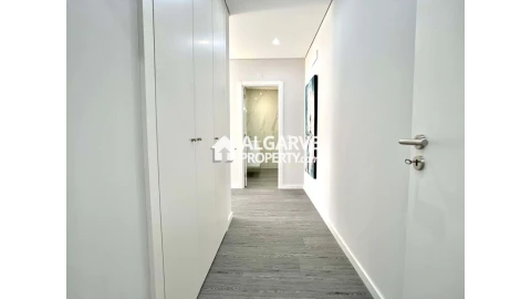 Apartamento T3 para Venda em Quelfes
