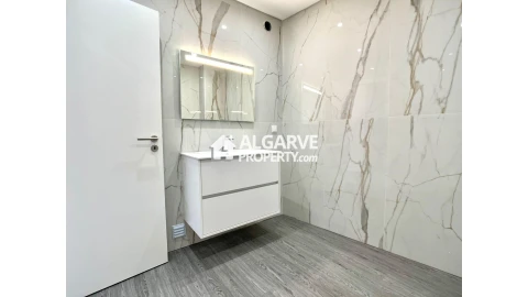 Apartamento T3 para Venda em Quelfes