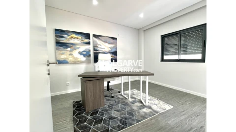 Apartamento T3 para Venda em Quelfes