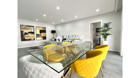 Apartamento T3 para Venda em Quelfes