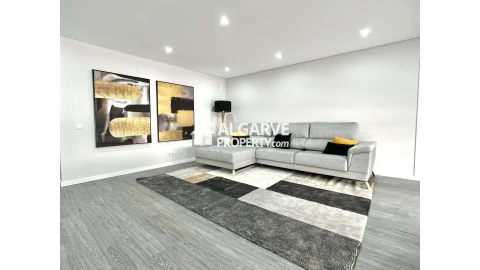 Apartamento T3 para Venda em Quelfes
