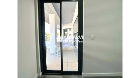 Apartamento T3 para Venda em Quelfes