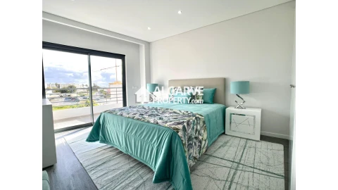 Apartamento T3 para Venda em Quelfes