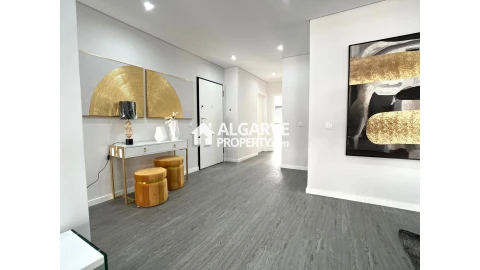 Apartamento T3 para Venda em Quelfes