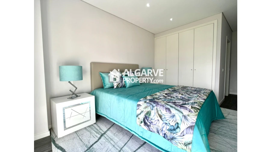 Apartamento T3 para Venda em Quelfes Foto 18