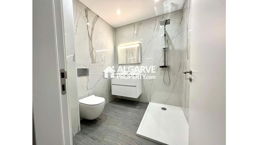 Apartamento T3 para Venda em Quelfes Foto 32