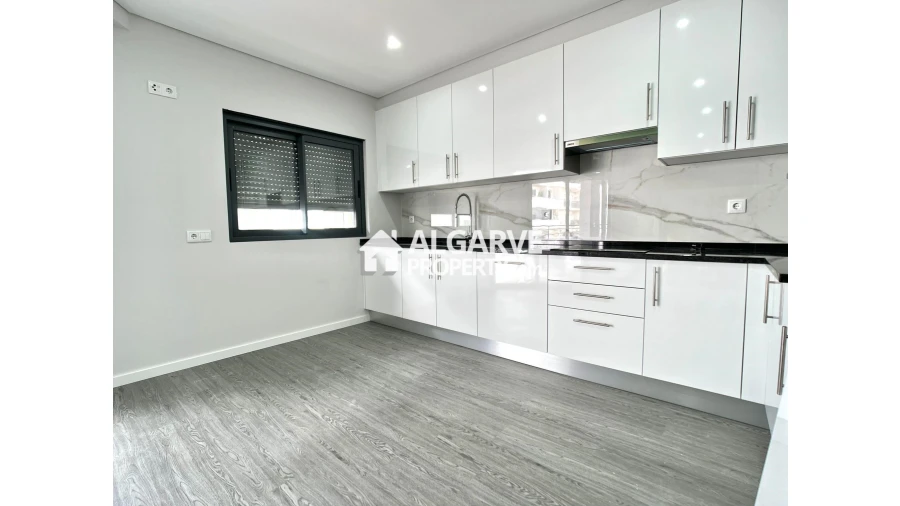 Apartamento T3 para Venda em Quelfes Foto 26