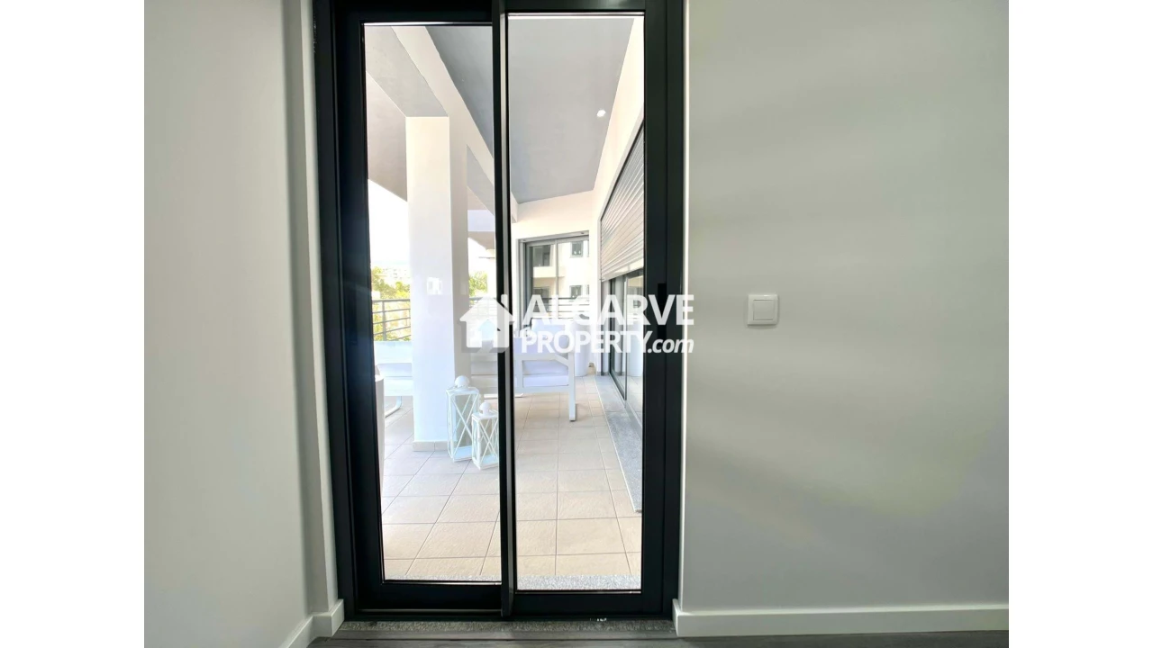 Apartamento T3 para Venda em Quelfes Foto 36
