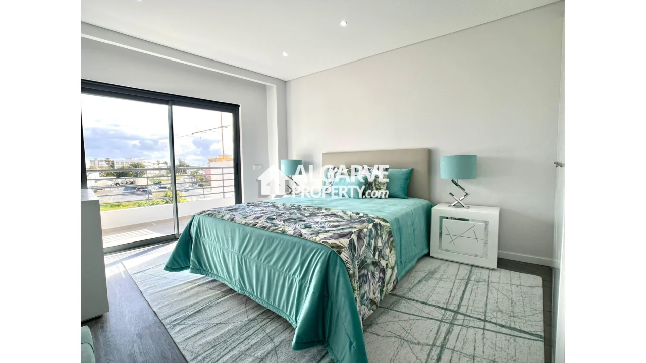 Apartamento T3 para Venda em Quelfes Foto 19
