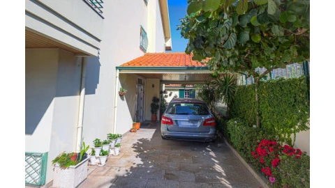 Moradia T4 para Venda em Mafamude e Vilar do Paraíso