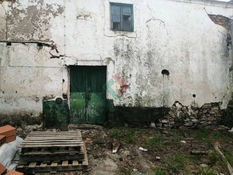 Moradia T0 para Venda em São Salvador da Aramenha Foto 3