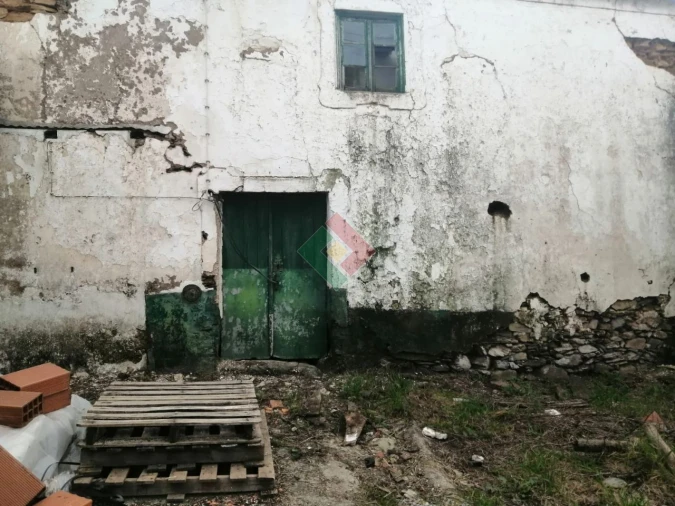 Moradia T0 para Venda em São Salvador da Aramenha Foto 5