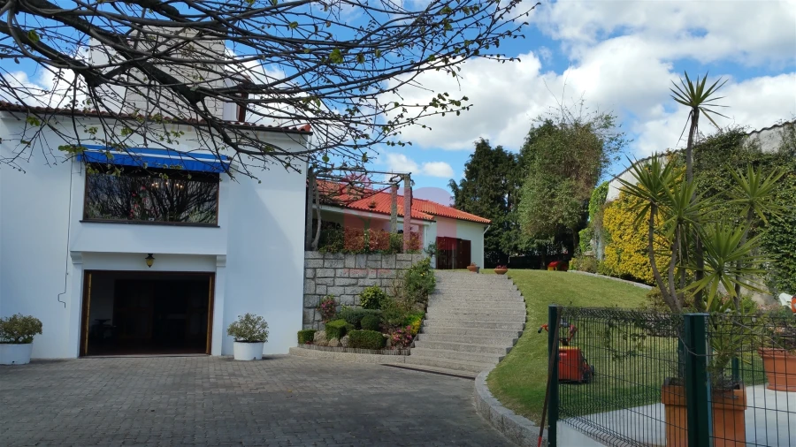 Moradia T5 para Venda em Caldas de Vizela (São Miguel e São João) Foto 7