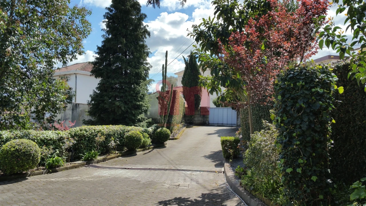 Moradia T5 para Venda em Caldas de Vizela (São Miguel e São João) Foto 35