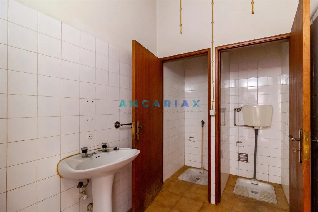 Armazém para Venda em Batalha Foto 37