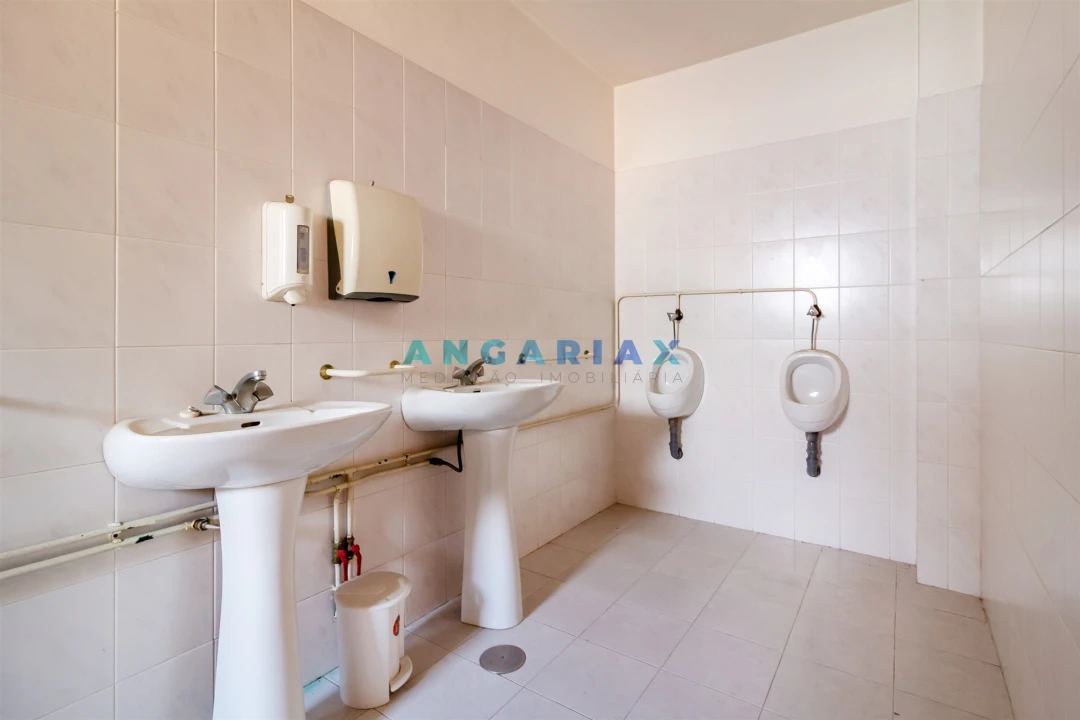 Armazém para Venda em Batalha Foto 19