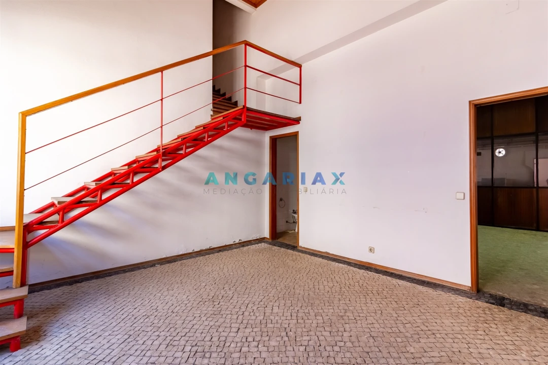 Armazém para Venda em Batalha Foto 26