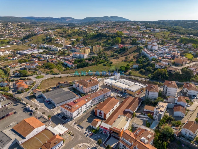 Armazém para Venda em Batalha Foto 48