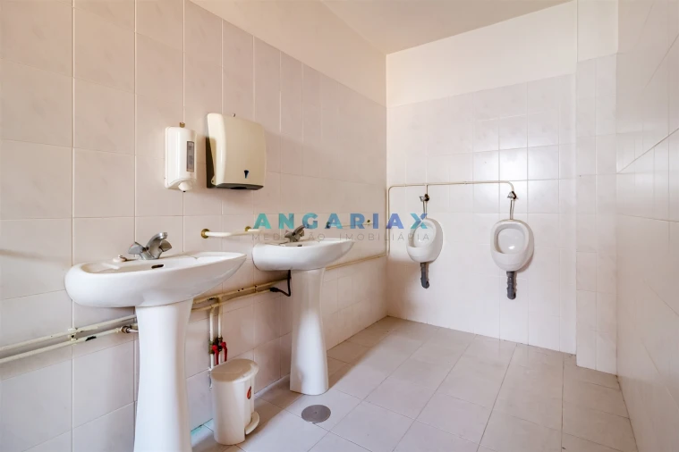 Armazém para Venda em Batalha Foto 18