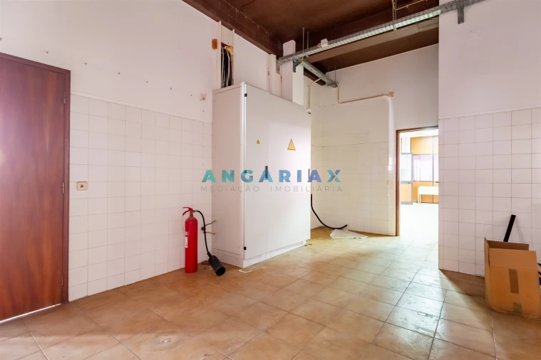 Armazém para Venda em Batalha Foto 32