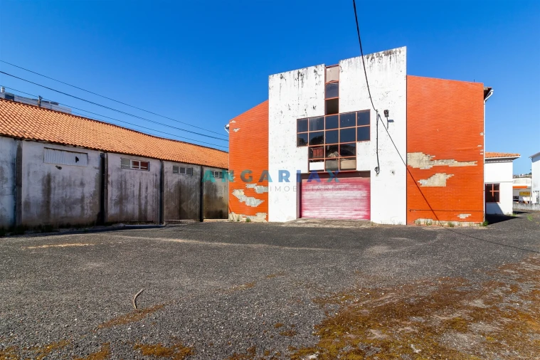 Armazém para Venda em Batalha Foto 43