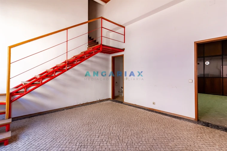 Armazém para Venda em Batalha Foto 25