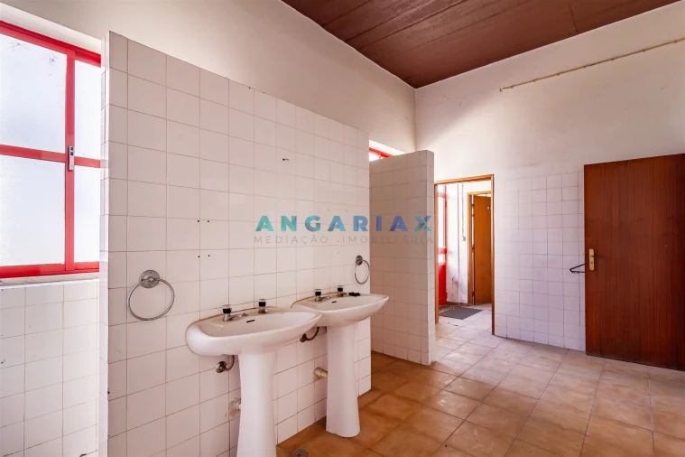 Armazém para Venda em Batalha Foto 36