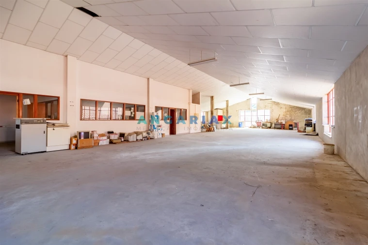 Armazém para Venda em Batalha Foto 8