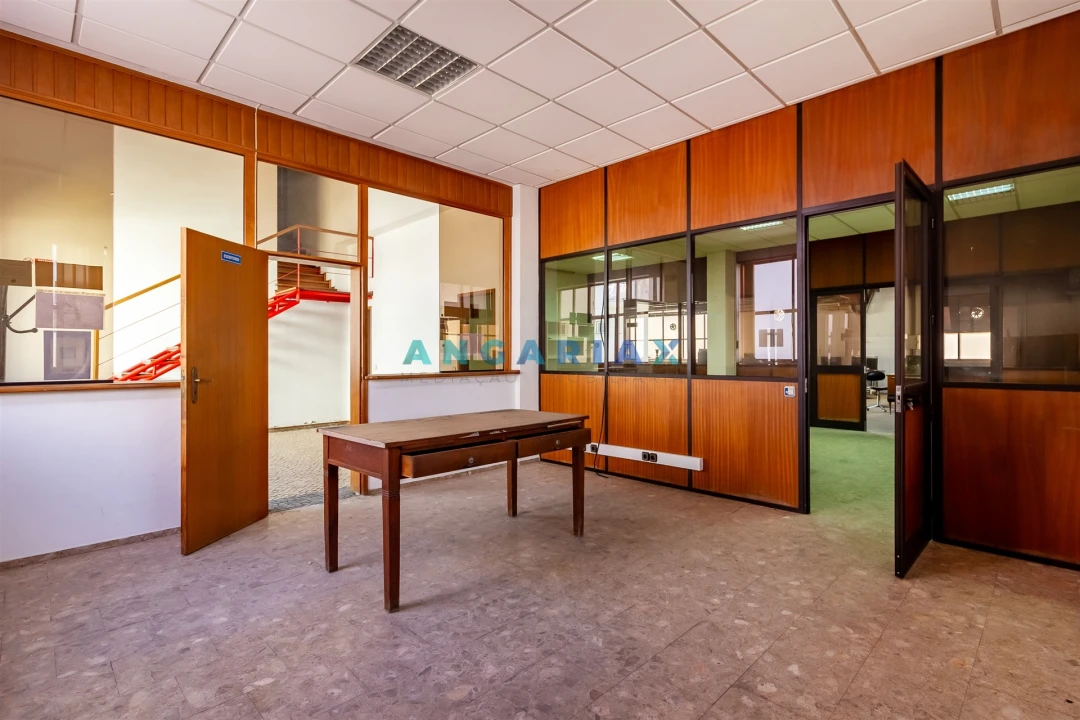 Armazém para Venda em Batalha Foto 27