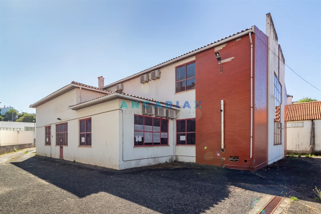 Armazém para Venda em Batalha Foto 42