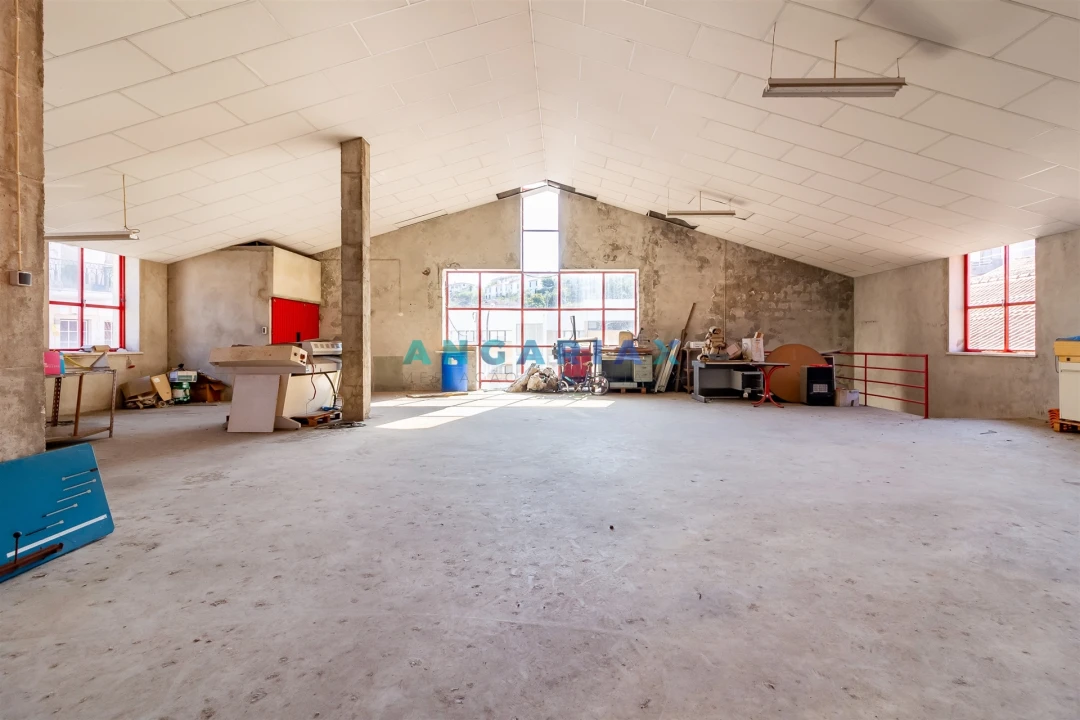 Armazém para Venda em Batalha Foto 24