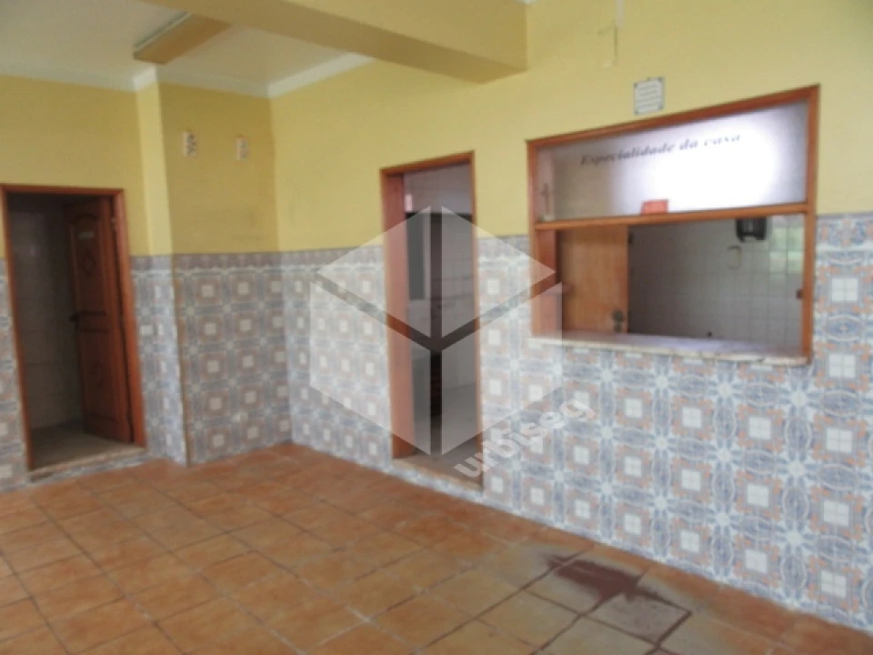 Moradia T14 para Venda em São Pedro Foto 4