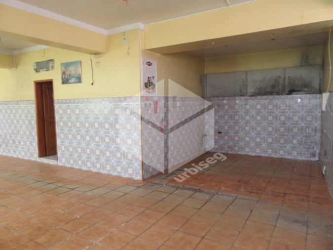 Moradia T14 para Venda em São Pedro Foto 6