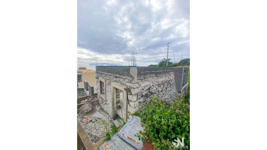 Moradia T3 para Venda em Estreito da Calheta Foto 3