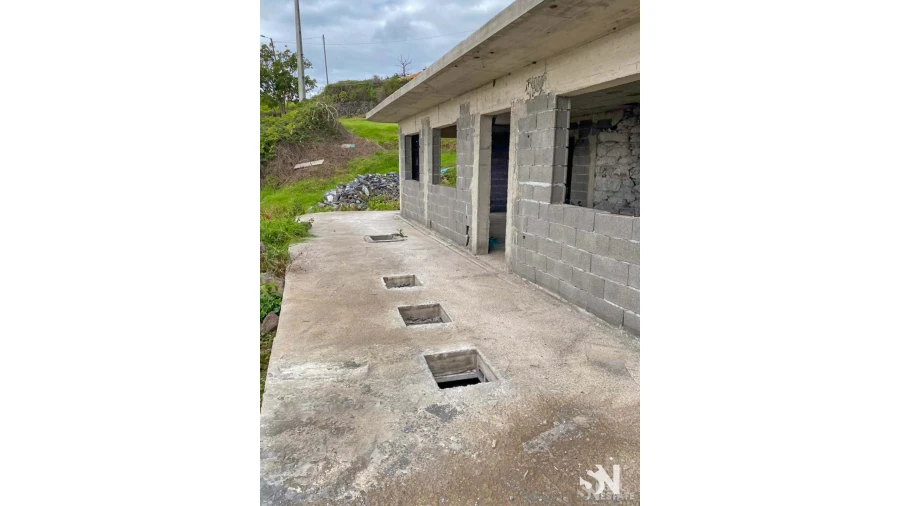 Moradia T3 para Venda em Estreito da Calheta Foto 2