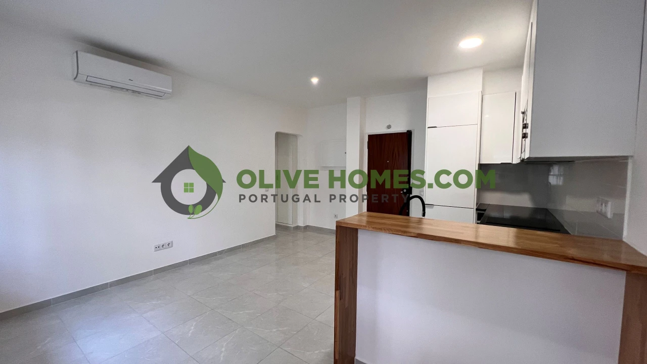 Apartamento T1 para Venda em Quarteira Foto 4